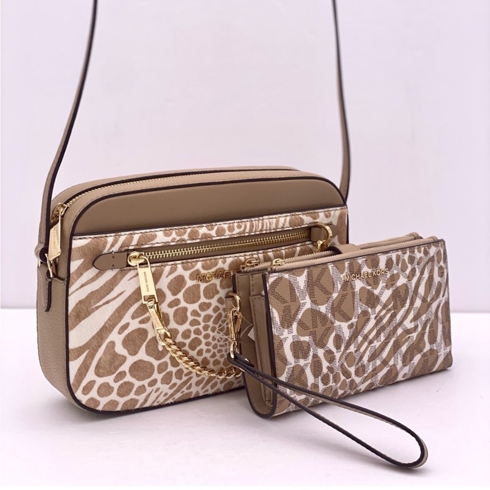 Michael Kors EW Zip Chain Crossbody And Wallet Set - Picture 5 of 15